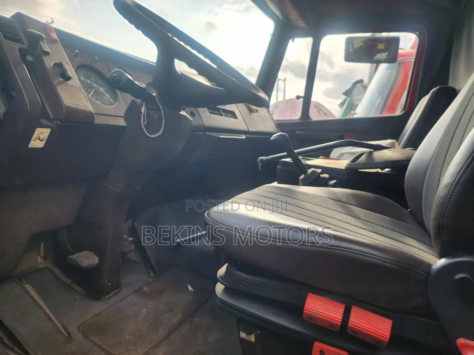 Foreign Used, 814 Tipper