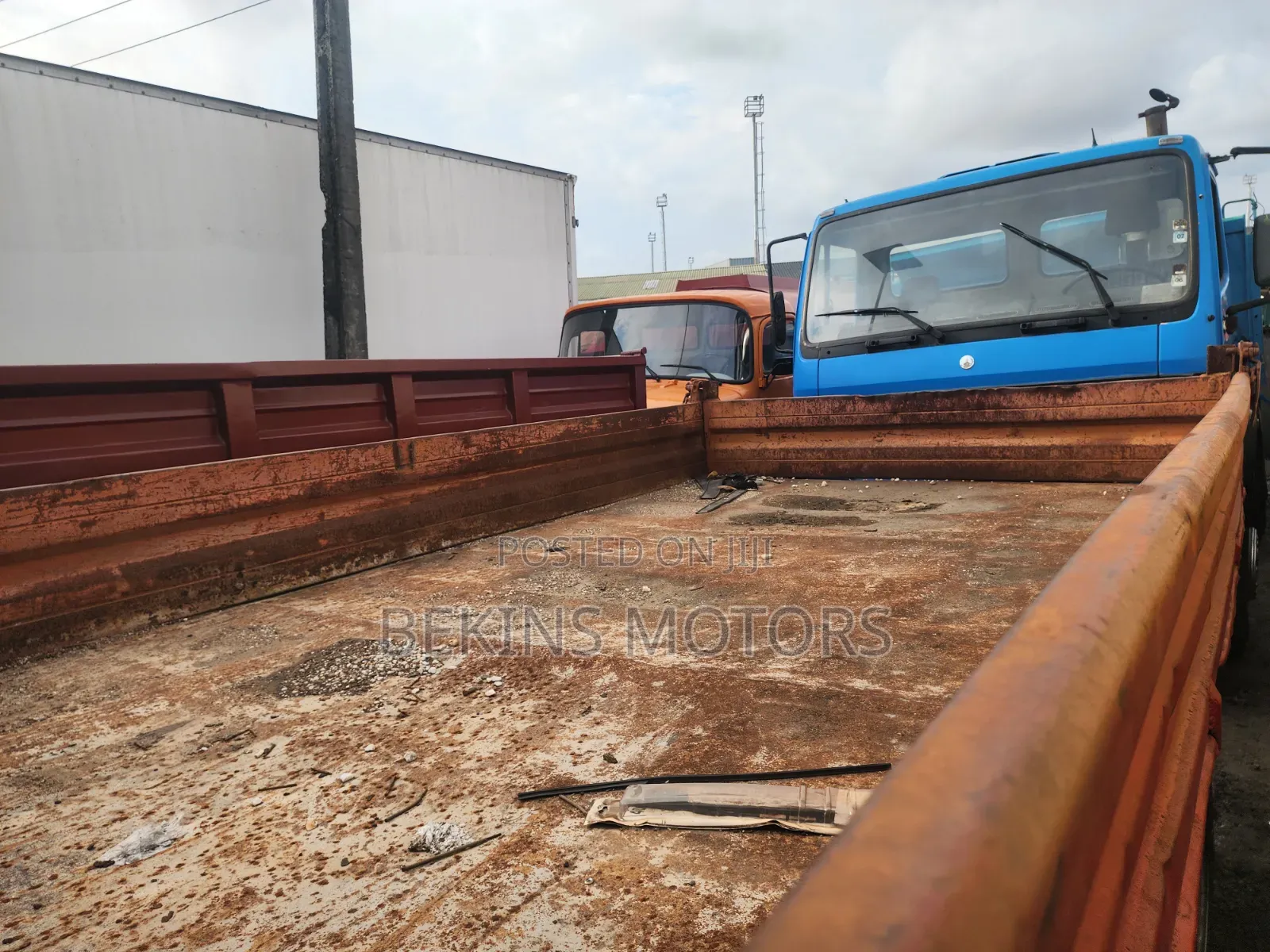 Foreign Used, 814 Tipper