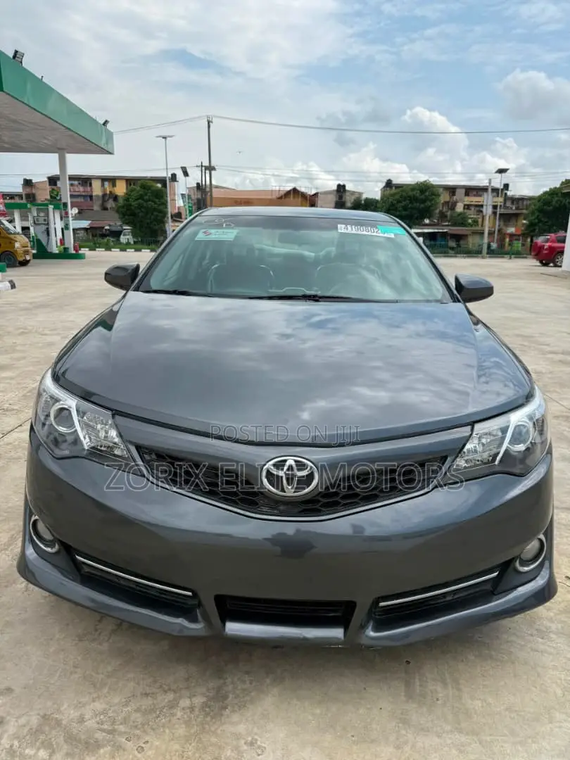 Toyota Camry 2014 Gray