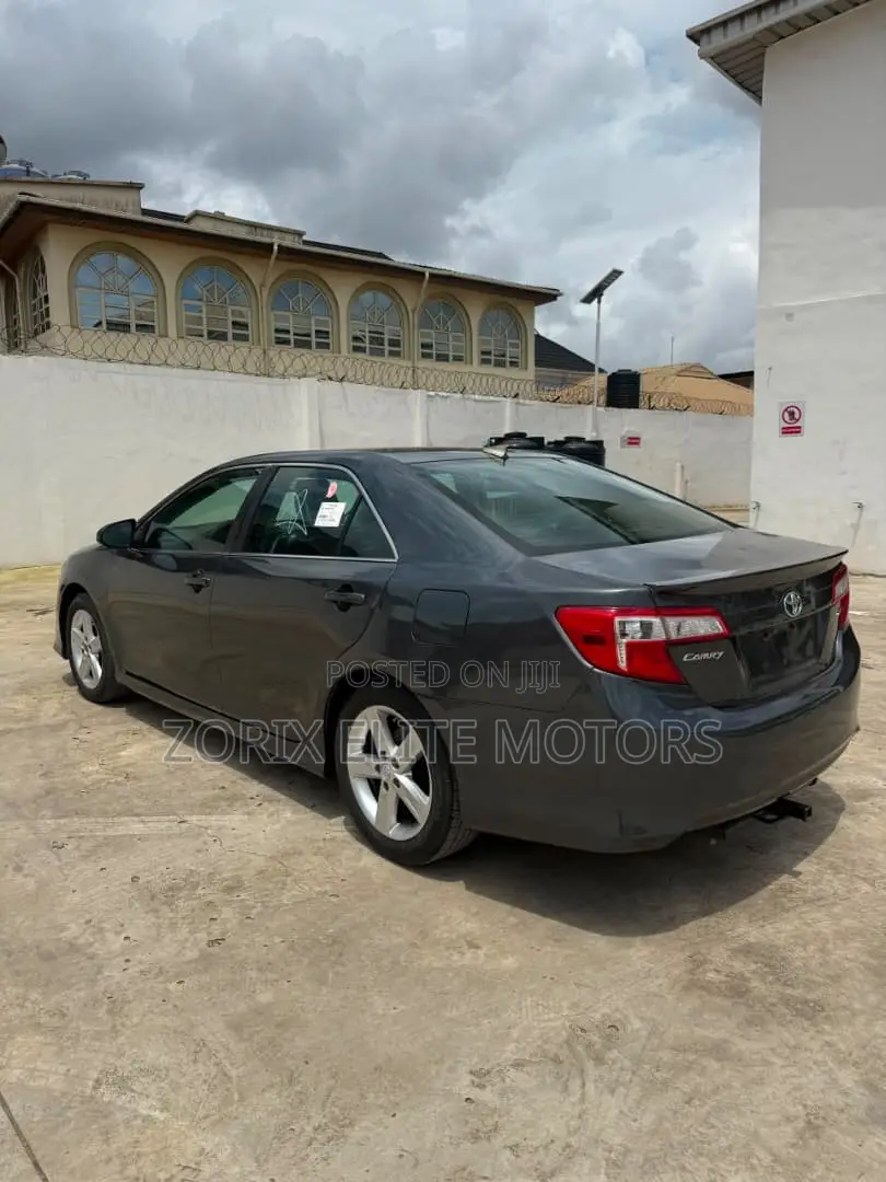 Toyota Camry 2014 Gray