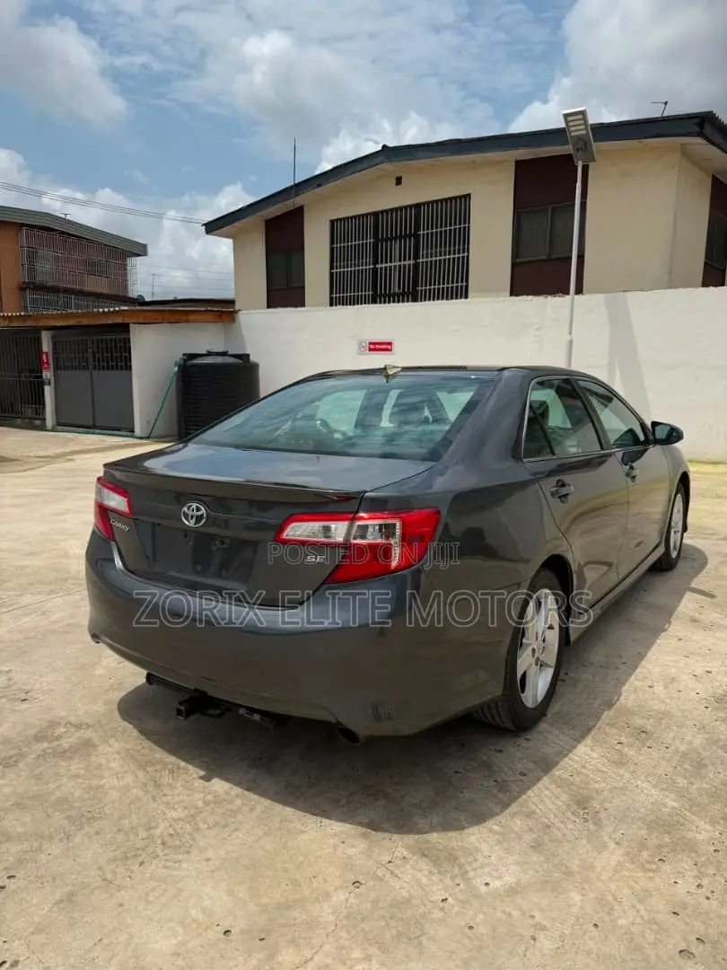 Toyota Camry 2014 Gray