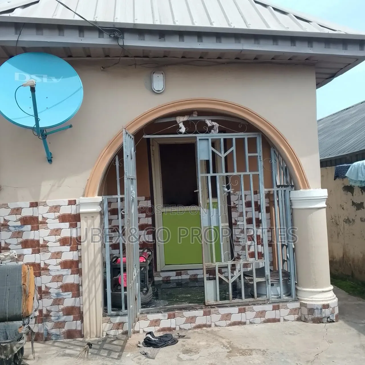 3bdrm Bungalow in Sona Brewery Sango for sale