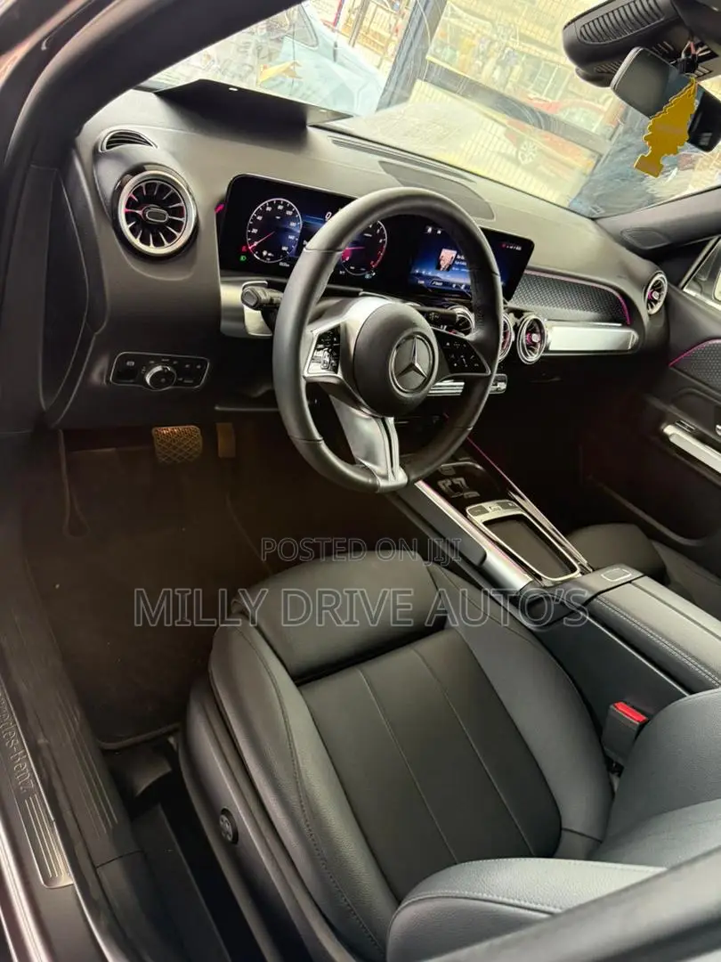 Mercedes-Benz GLB-Class GLB 250 2024 Gray