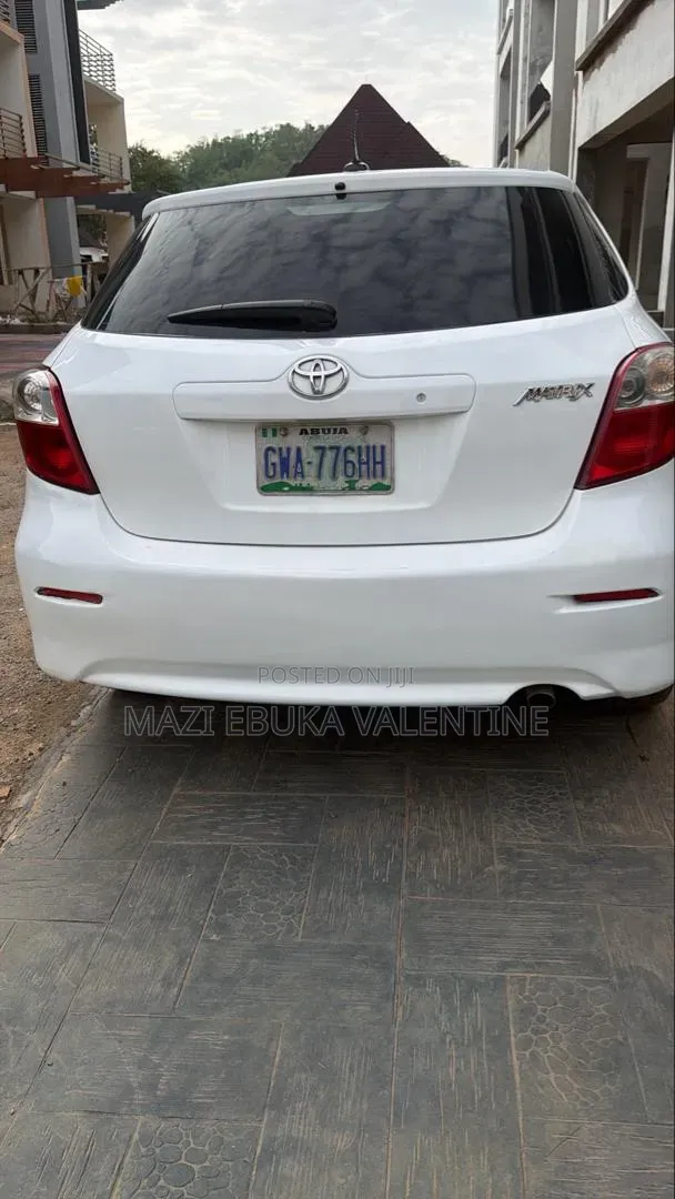 Toyota Matrix 2011 White