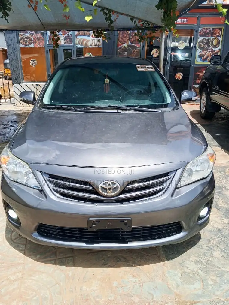 Toyota Corolla XLE 4dr Sedan (1.8L 4cyl 4A) 2010 Gray