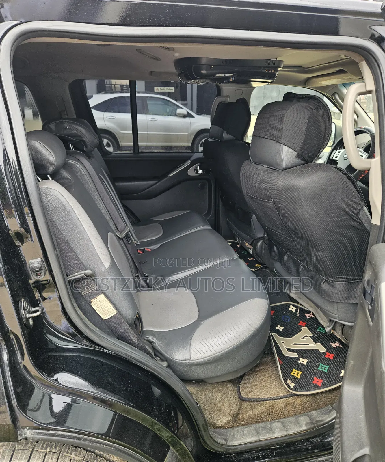 Nissan Pathfinder 2005 Black