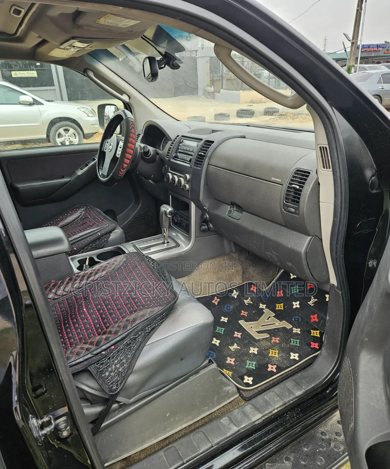 Nissan Pathfinder 2005 Black
