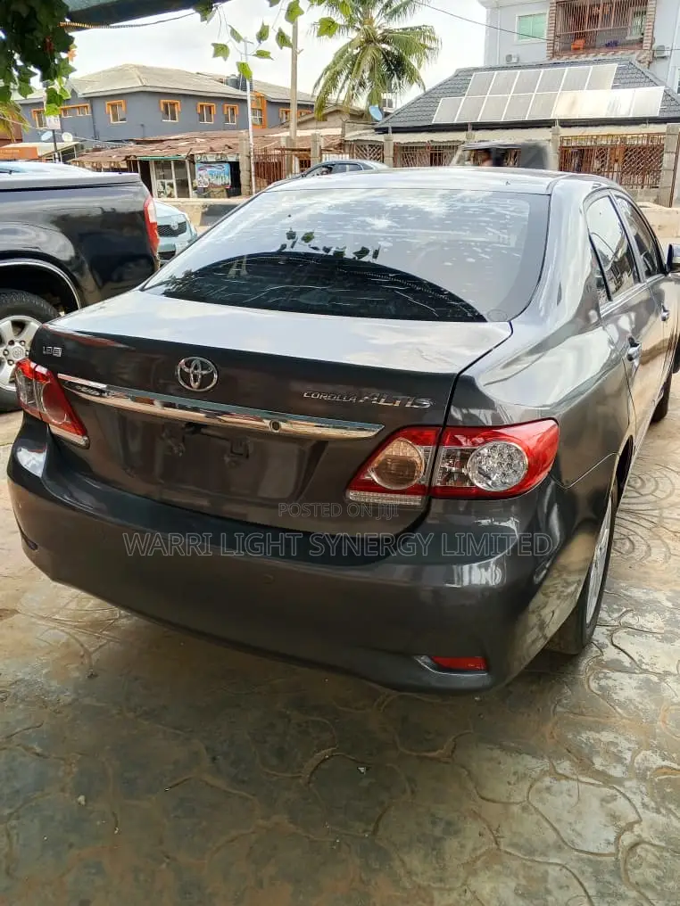 Toyota Corolla XLE 4dr Sedan (1.8L 4cyl 4A) 2010 Gray