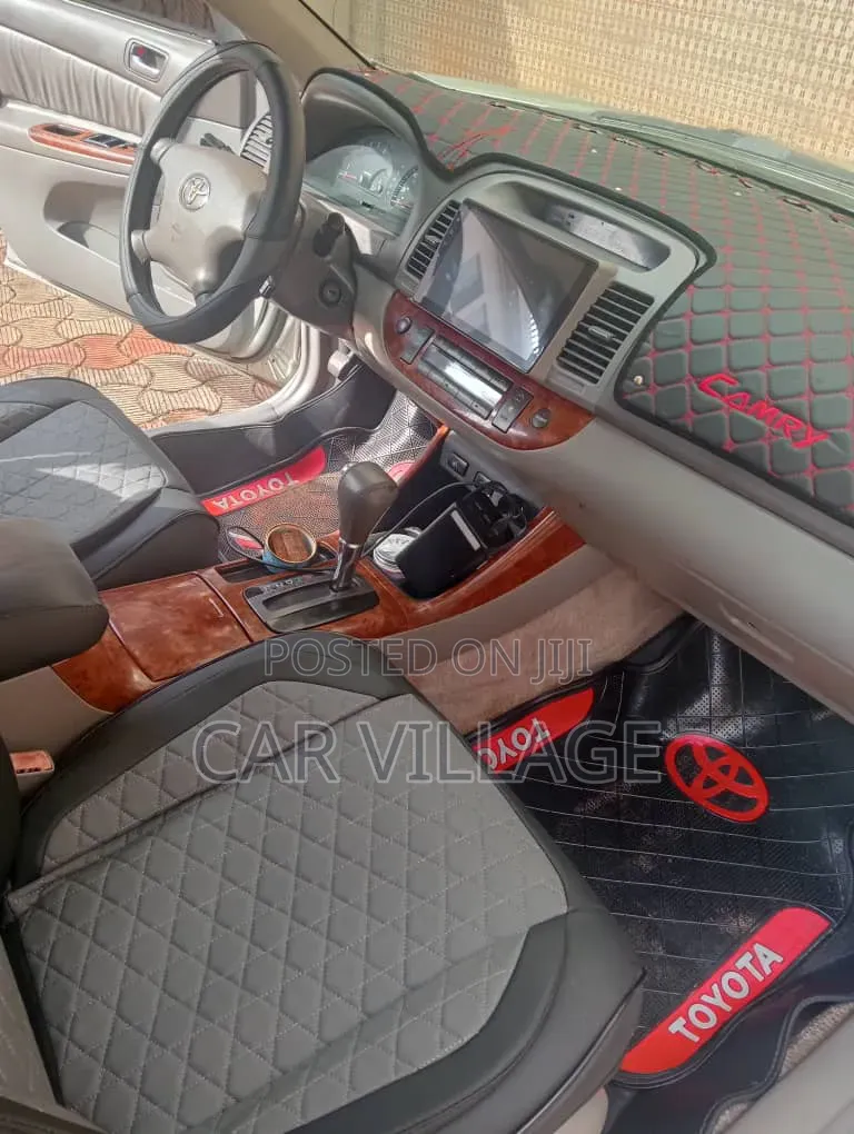 Toyota Camry 2004 Silver