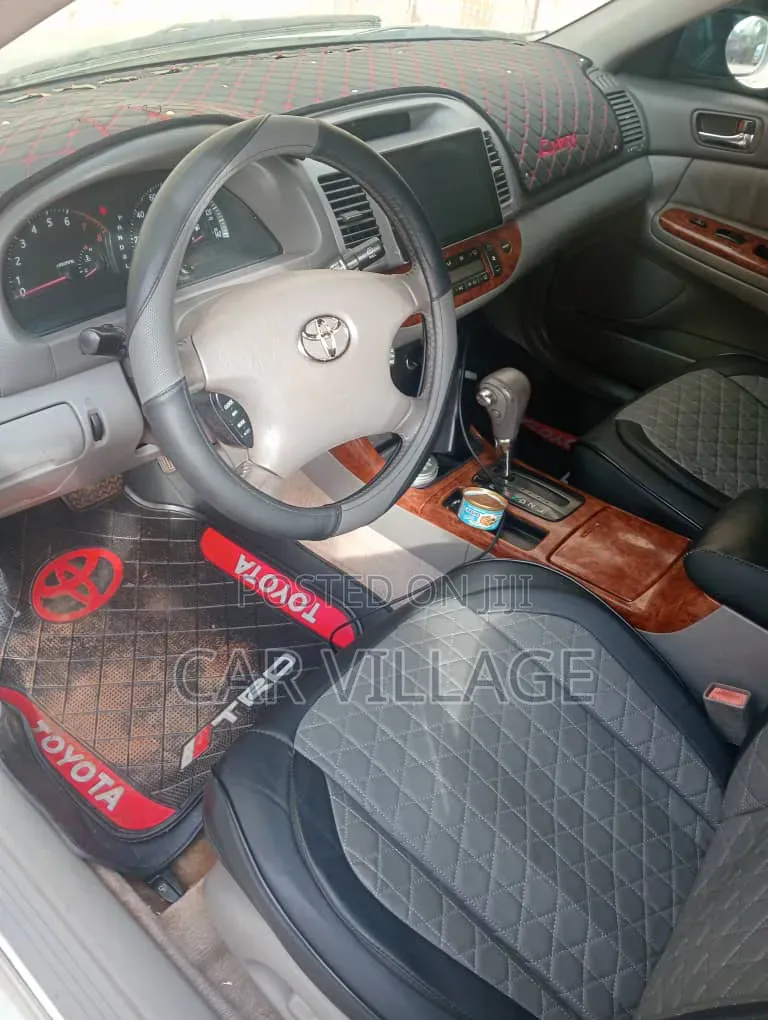 Toyota Camry 2004 Silver