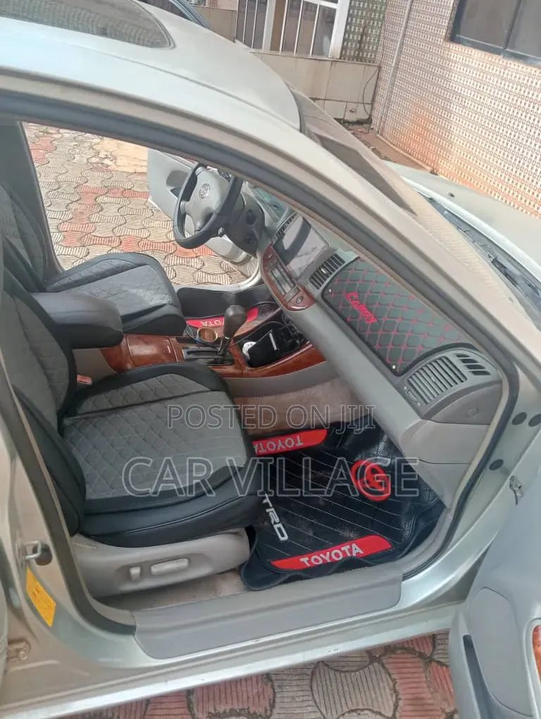 Toyota Camry 2004 Silver
