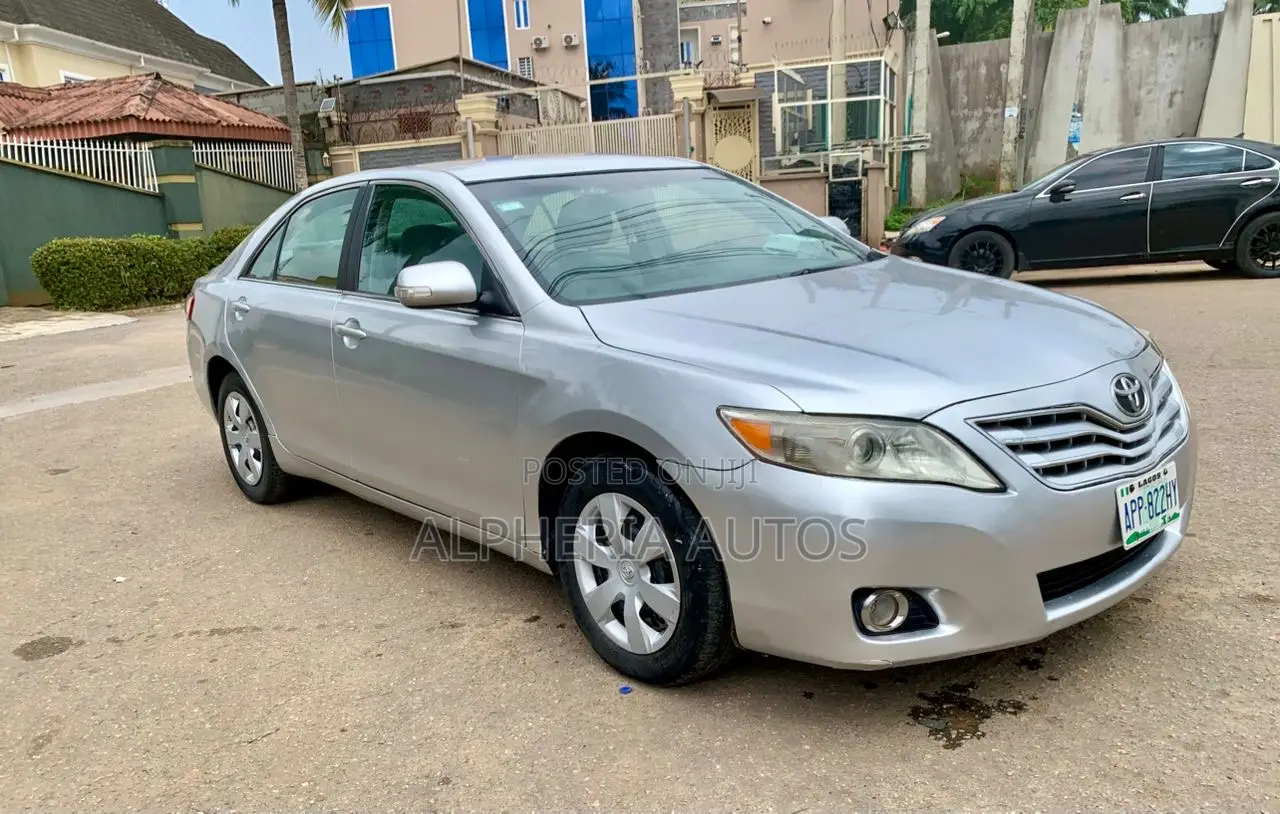 Toyota Camry LE 4dr Sedan (2.4L 4cyl 5A) 2009 Silver
