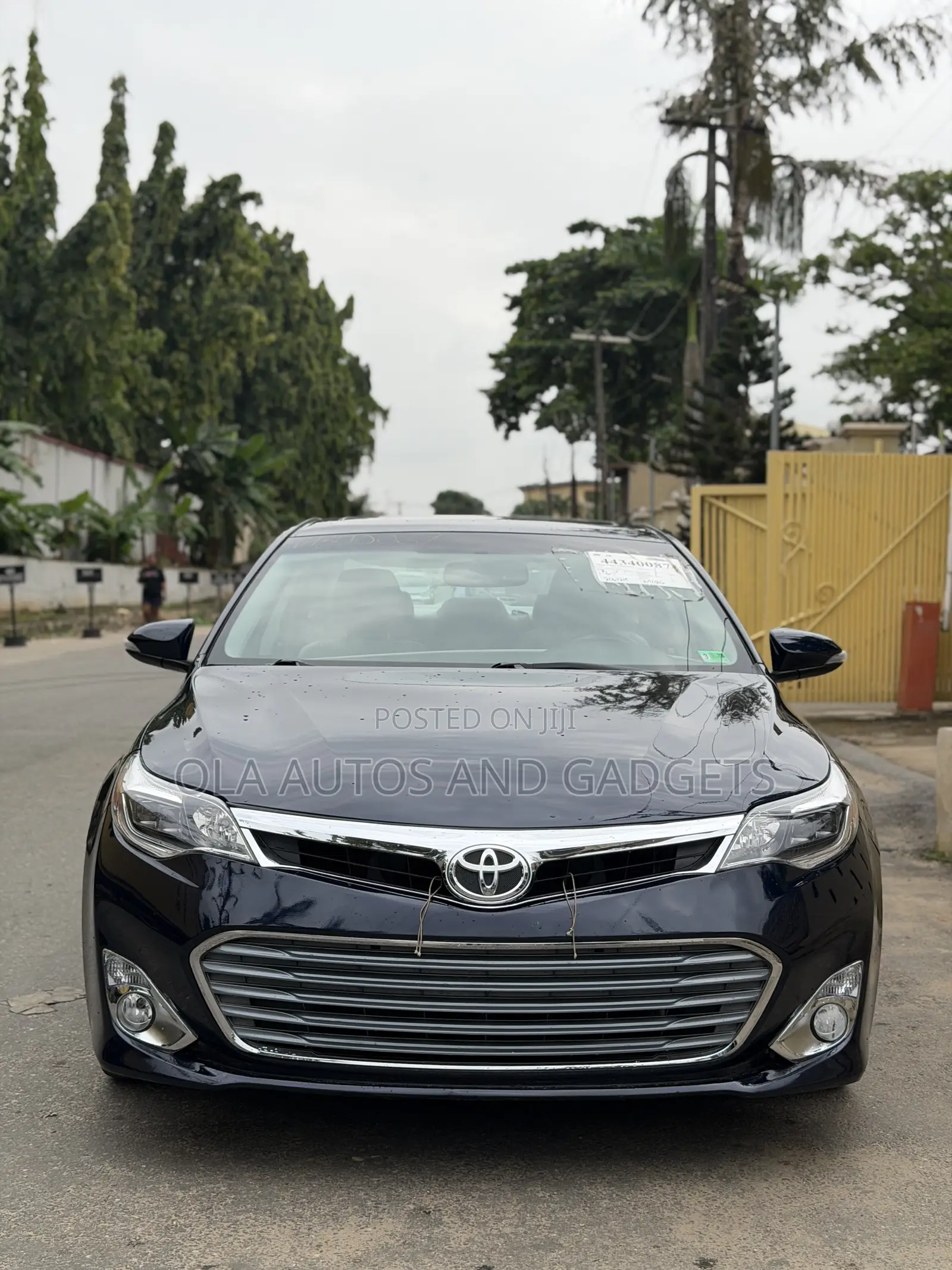 Toyota Avalon XLE Touring Sedan FWD (3.5L 6cyl 6A) 2013 Blue