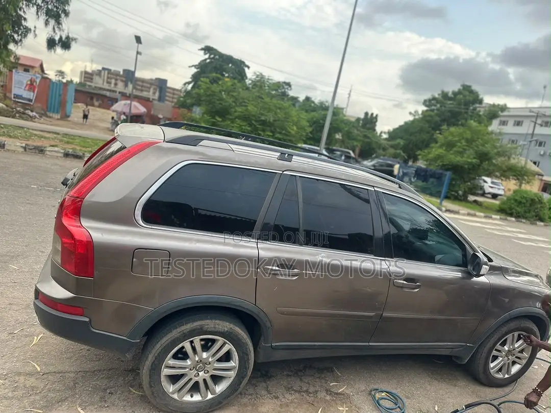 Volvo XC90 3.2 4dr SUV AWD (3.2L 6cyl 6A) 2010