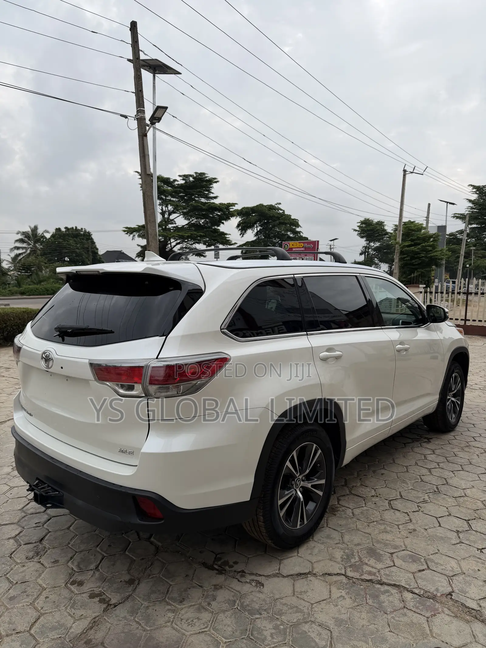 Toyota Highlander XLE V6 4x2 (3.5L 6cyl 6A) 2016 White
