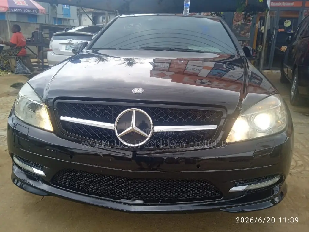 Mercedes-Benz C300 Luxury 4Matic Sedan AWD (3.5L 6cyl 7A) 2013 Black