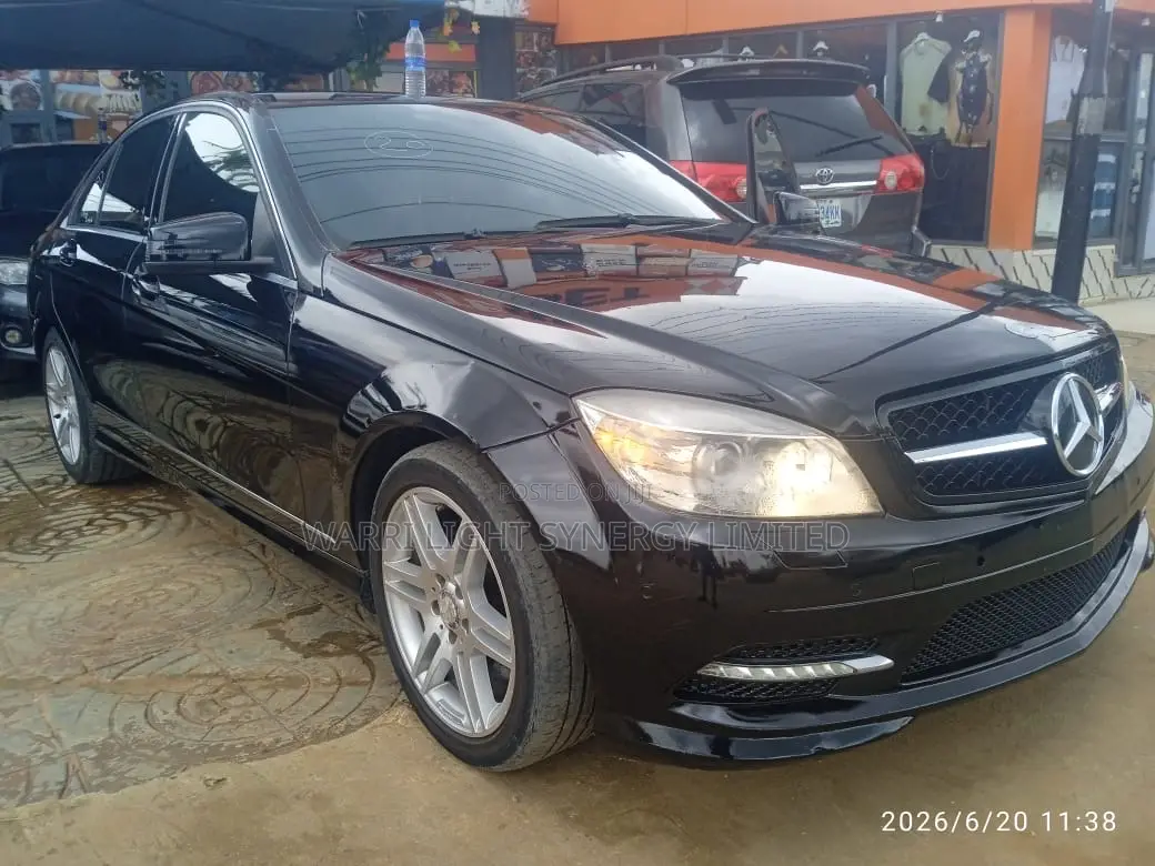 Mercedes-Benz C300 Luxury 4Matic Sedan AWD (3.5L 6cyl 7A) 2013 Black