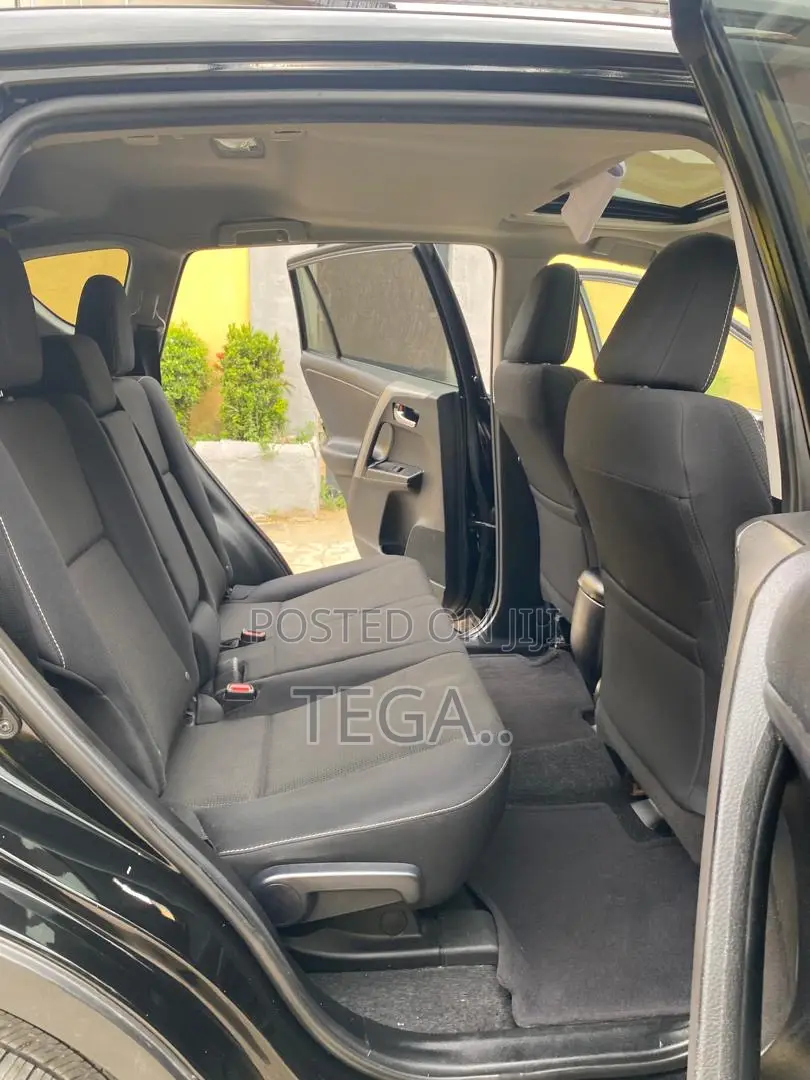 Toyota RAV4 XLE 4dr SUV (2.5L 4cyl 6A) 2018 Black