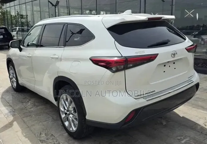 Toyota Highlander Limited 2021 Off white