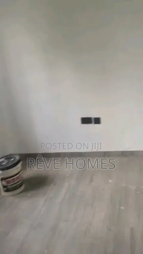 3bdrm Duplex in Soluyi for rent