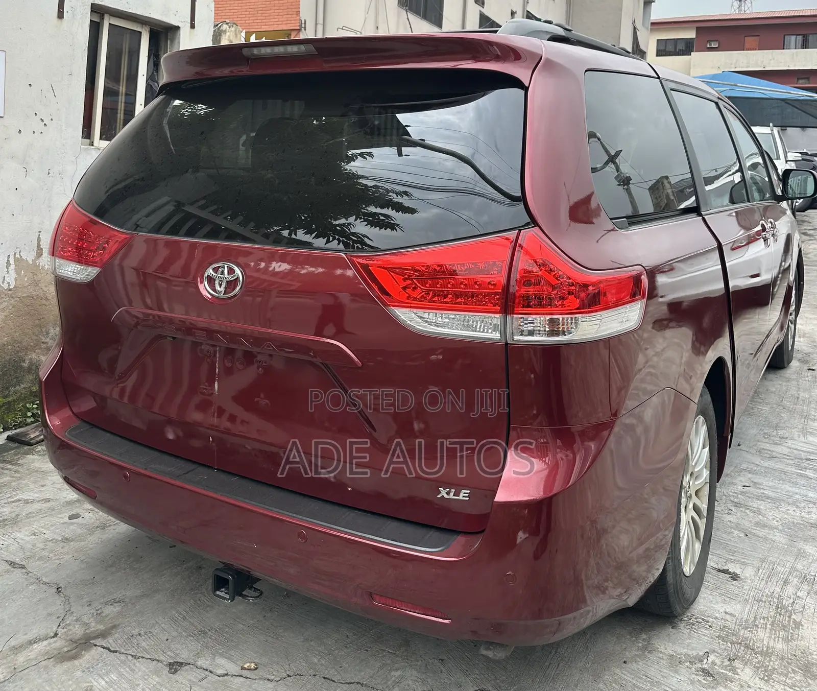 Toyota Sienna XLE 8 Passenger 2011 Red