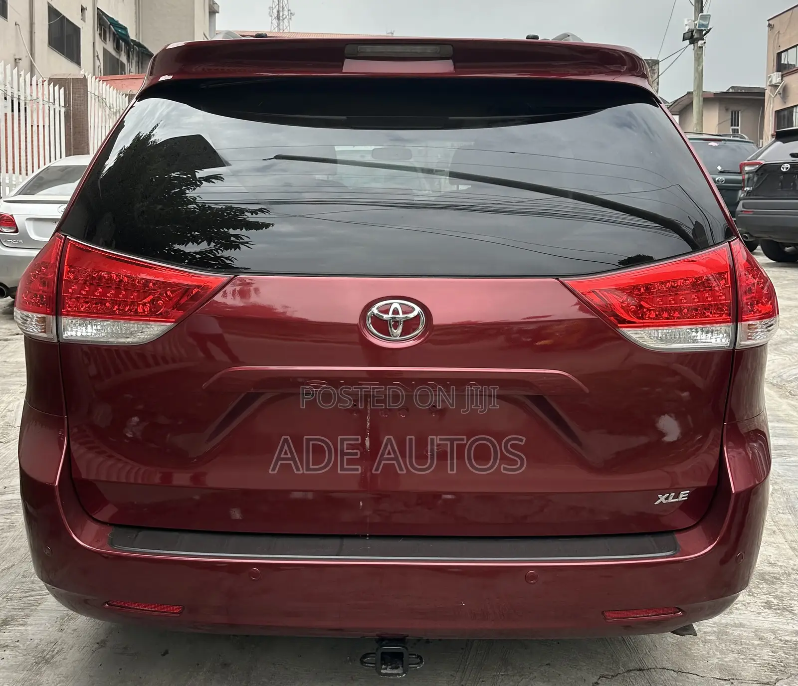 Toyota Sienna XLE 8 Passenger 2011 Red
