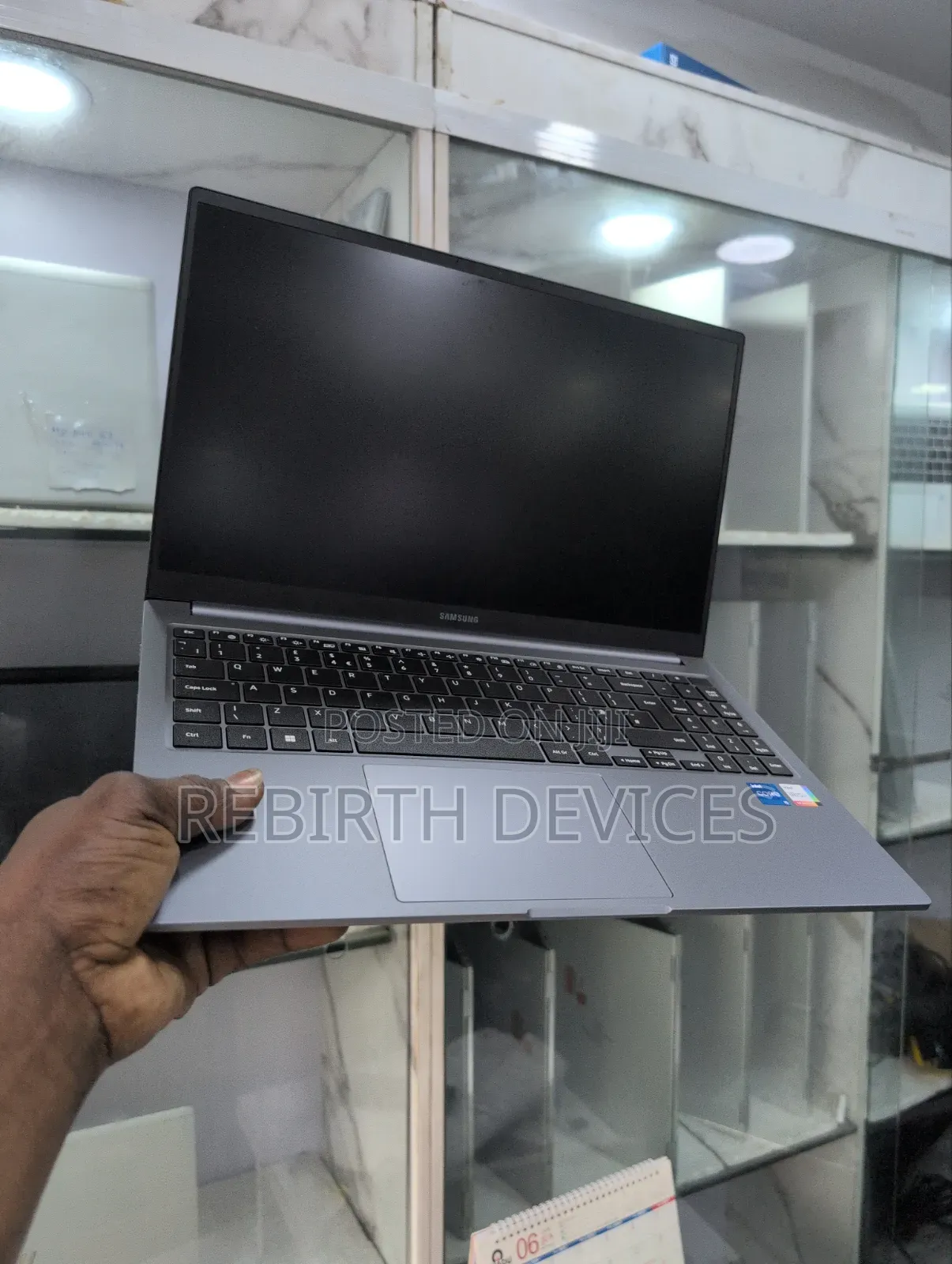 New Laptop Samsung Galaxy Book4 Pro 8GB Intel Core i5 SSD 256GB