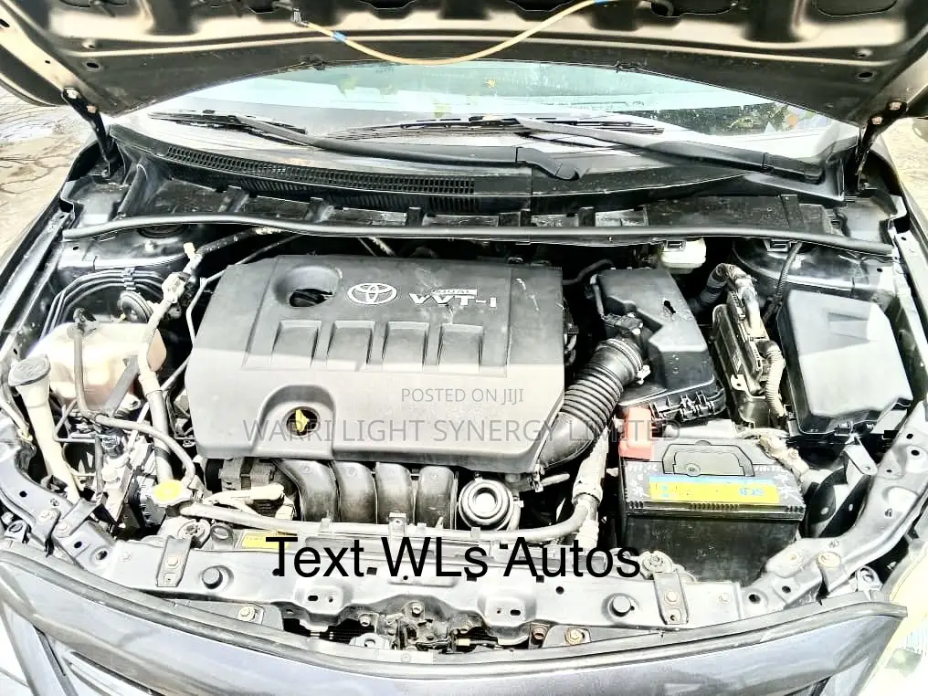 Toyota Corolla XLE 4dr Sedan (1.8L 4cyl 4A) 2010 Gray
