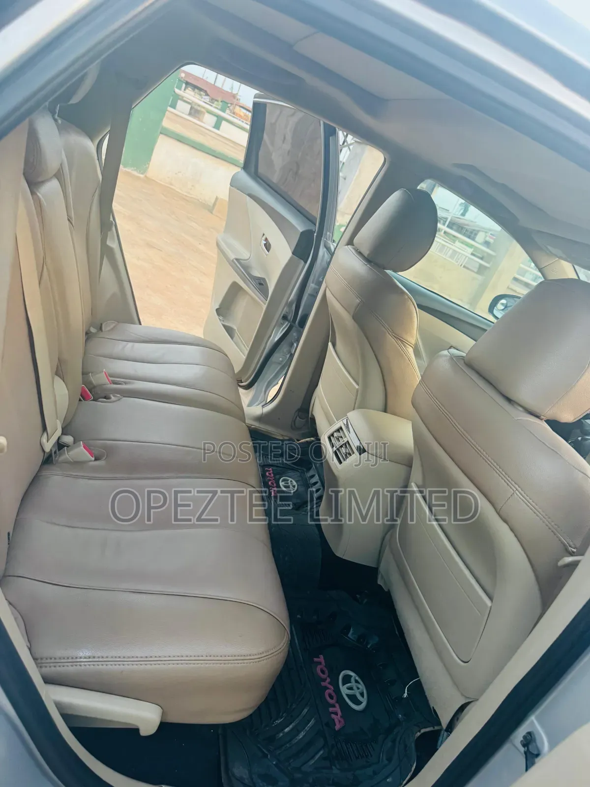 Toyota Venza 2010 Silver