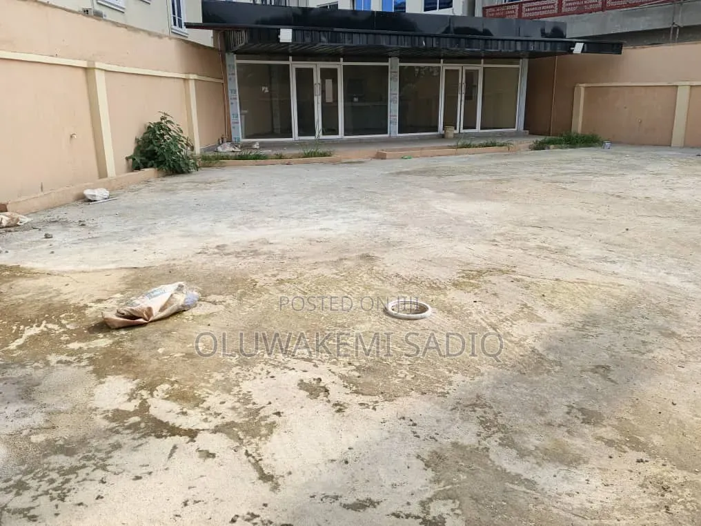 Restaurants or Eatery Space With 2bq