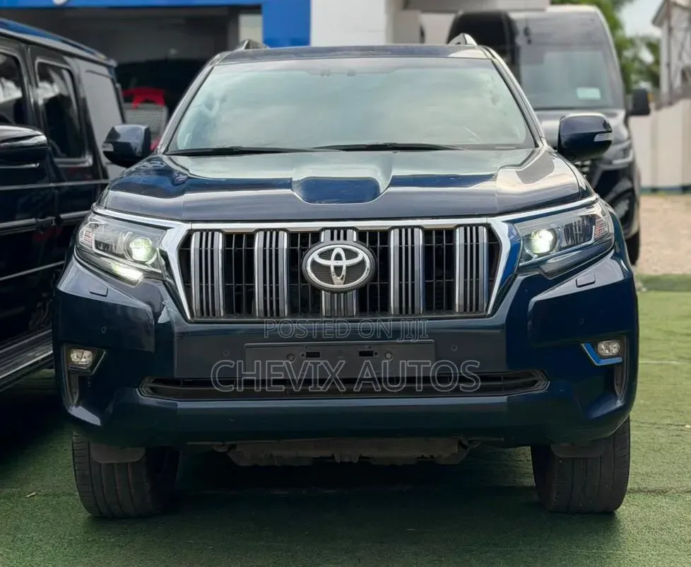 Toyota Land Cruiser Prado 2023 Black