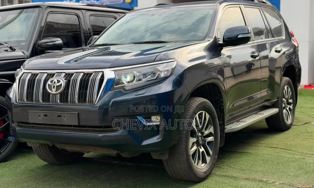 Toyota Land Cruiser Prado 2023 Black