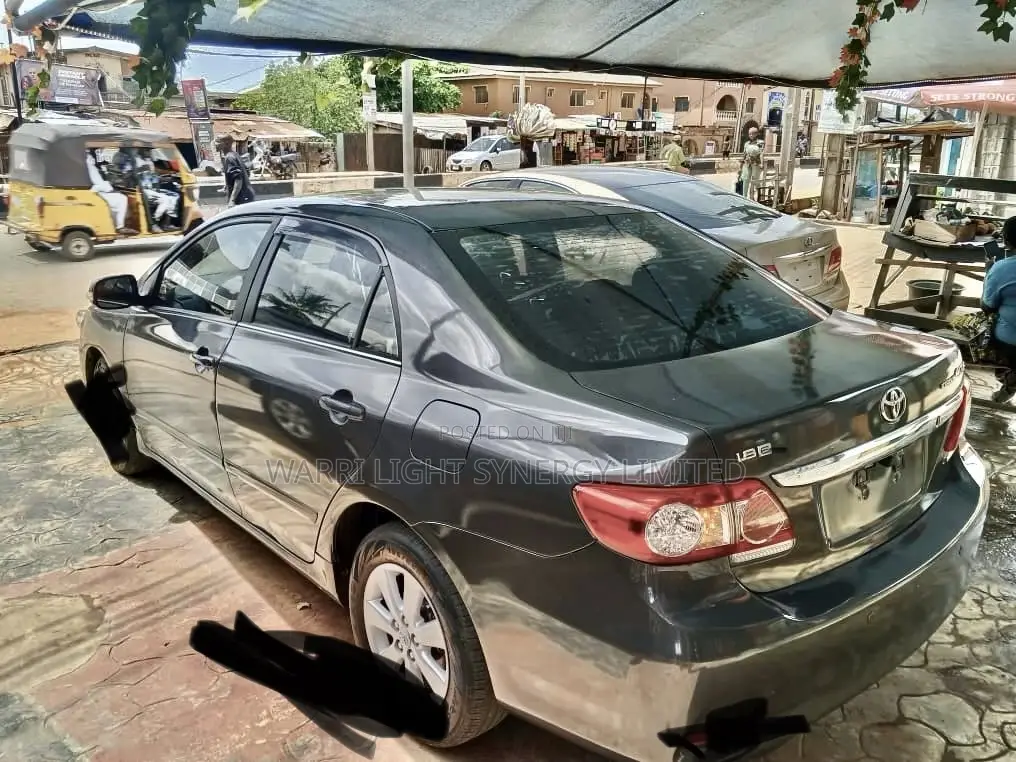 Toyota Corolla XLE 4dr Sedan (1.8L 4cyl 4A) 2010 Gray