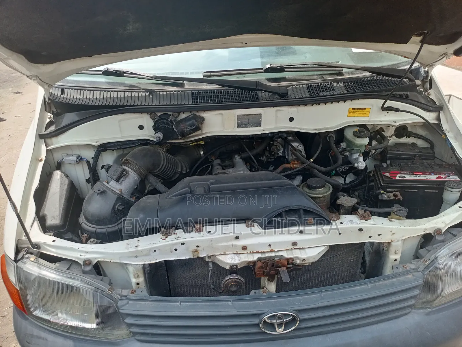 Toyota HiAce 2005 White