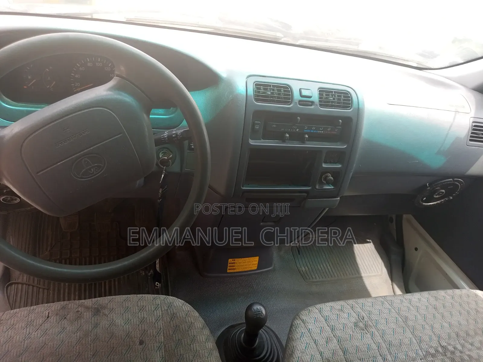 Toyota HiAce 2005 White