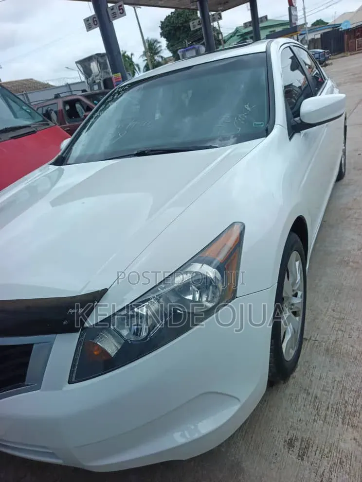Honda Accord 2010 White