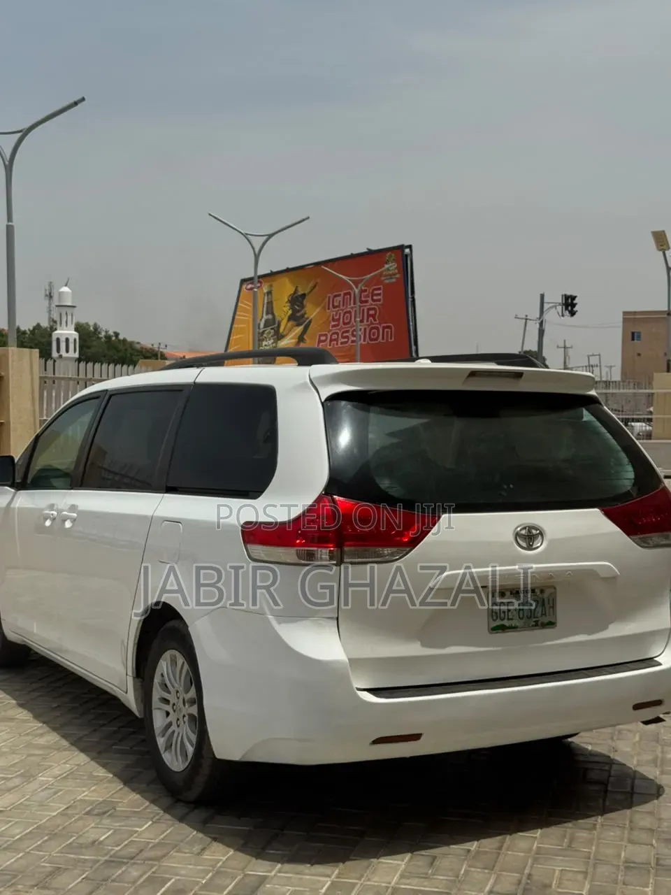 Toyota Sienna 2013 White