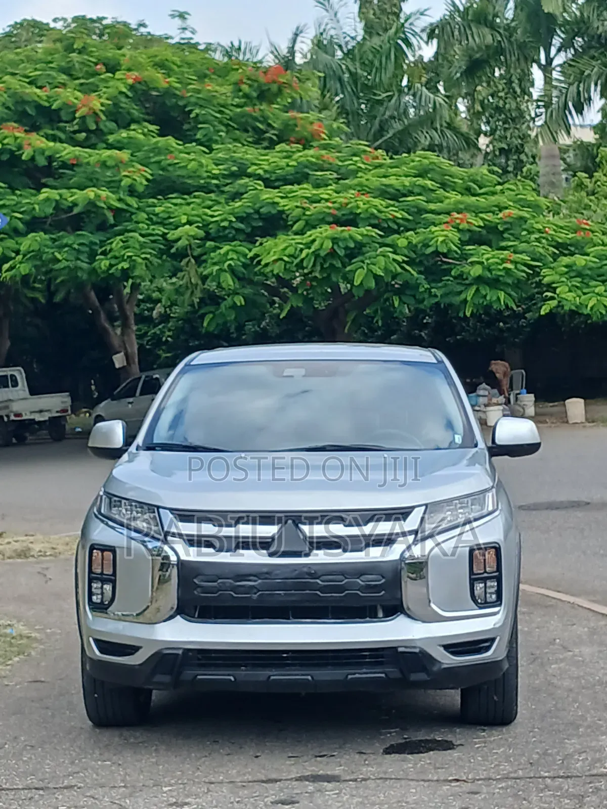 Mitsubishi Outlander 2025 Silver
