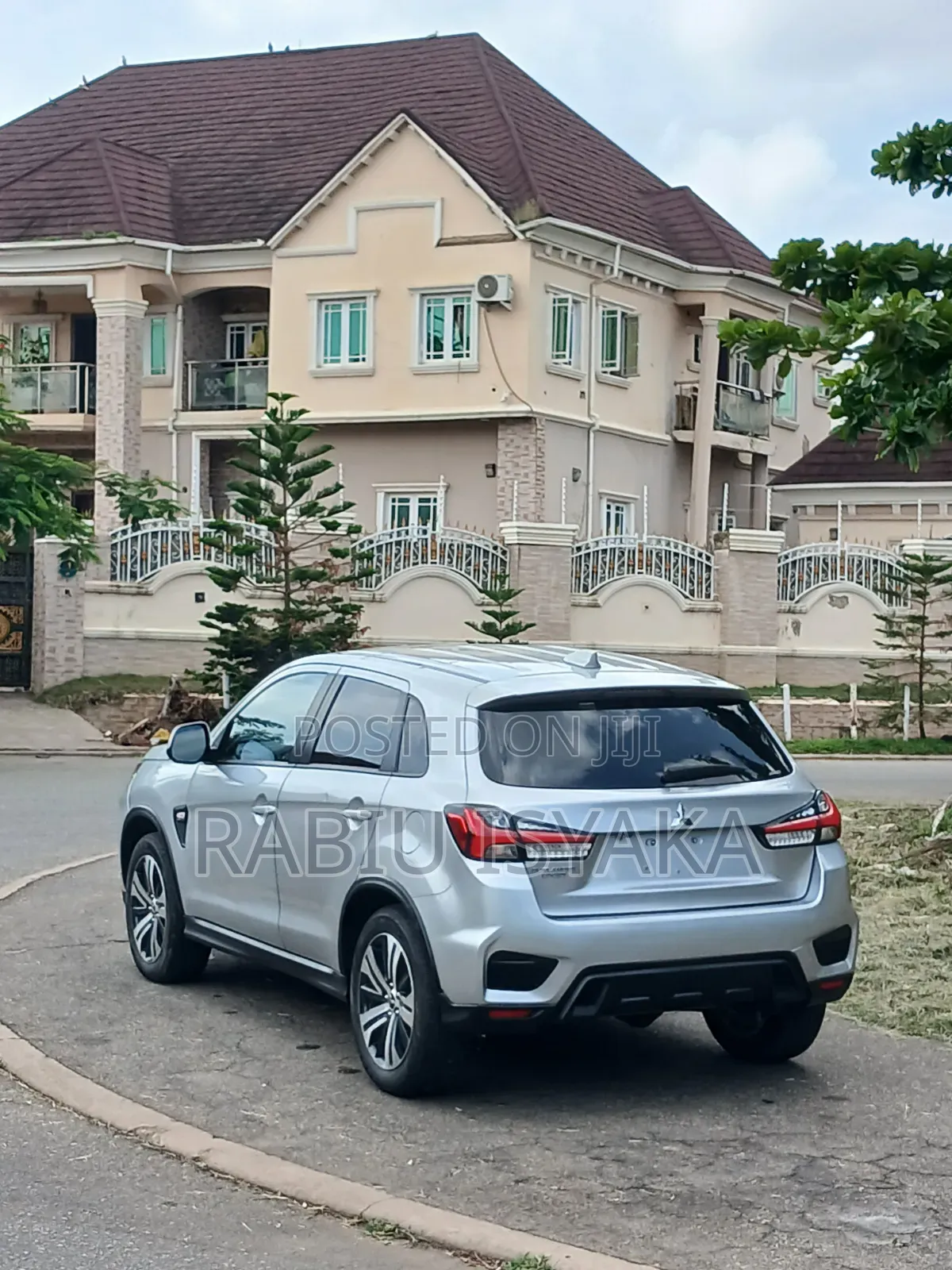 Mitsubishi Outlander 2025 Silver