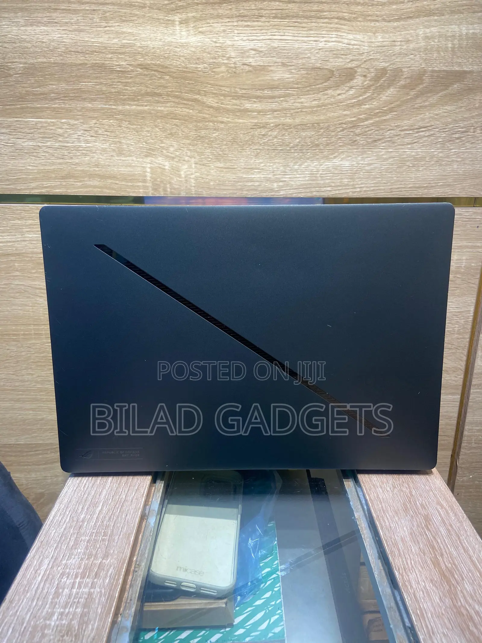 Laptop Asus ROG Zephyrus G16 16GB Intel Core Ultra 9 SSD 1T