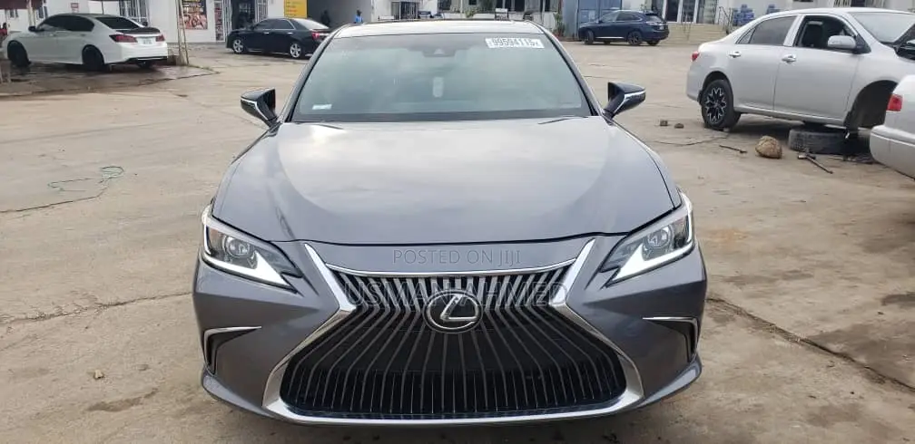 Lexus ES 2020 Gray