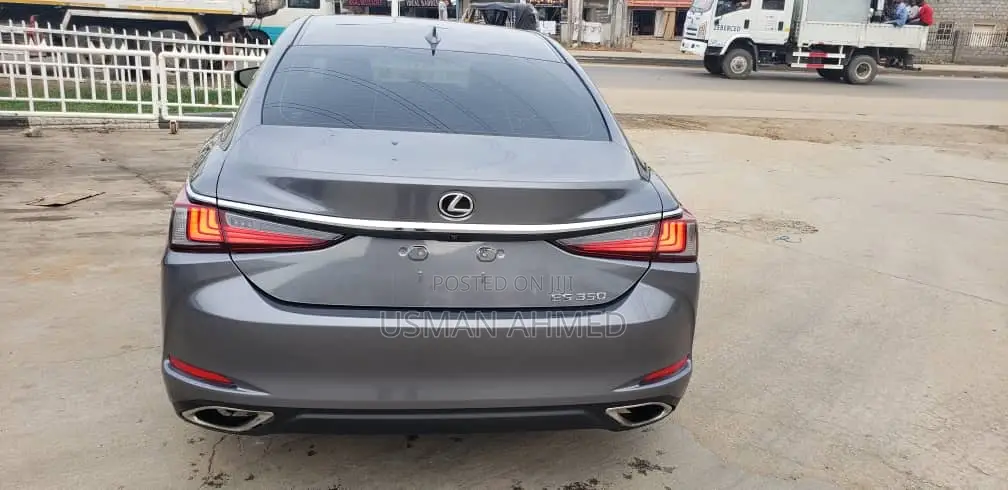 Lexus ES 2020 Gray