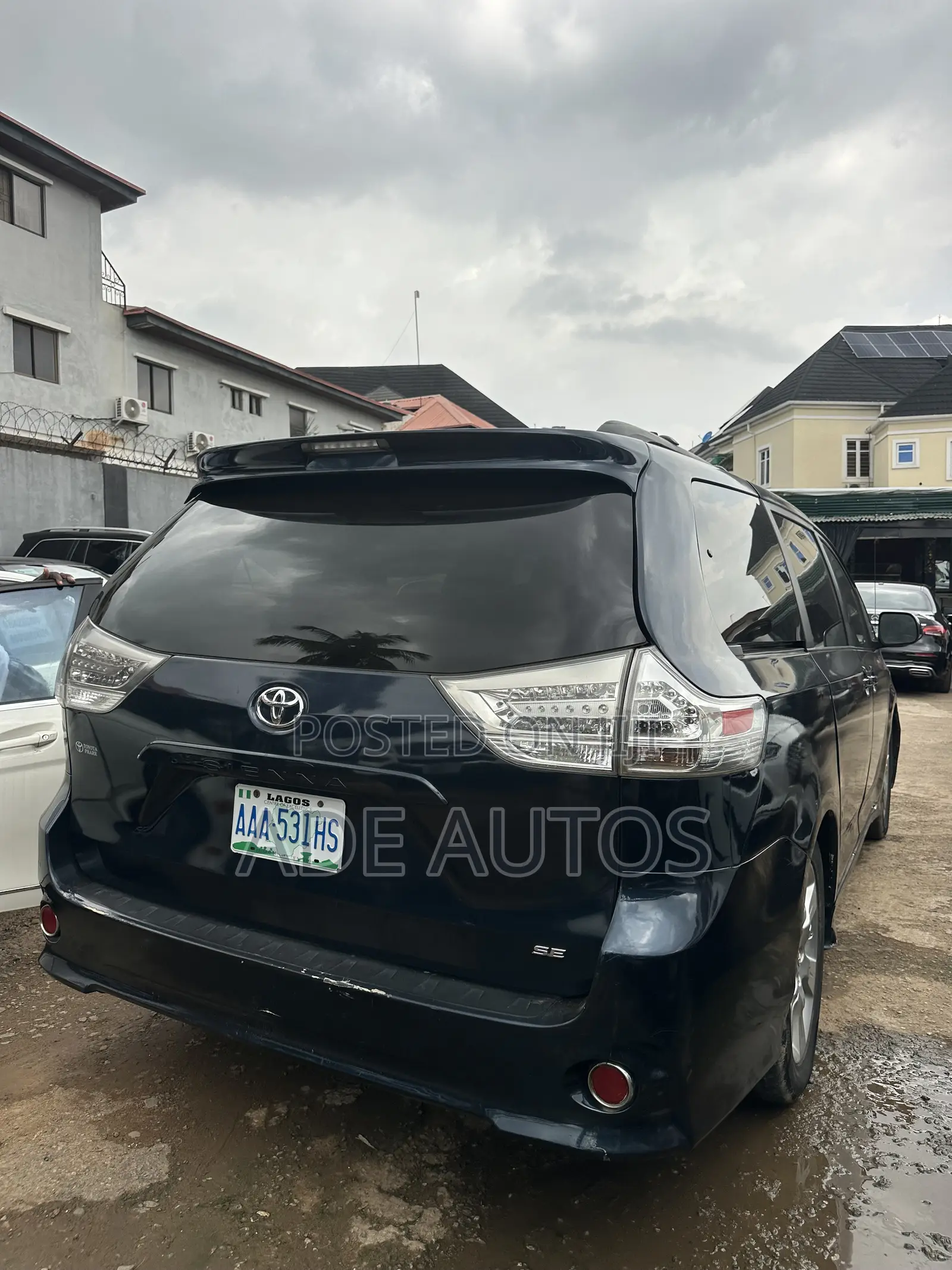 Toyota Sienna SE 8 Passenger 2012 Blue