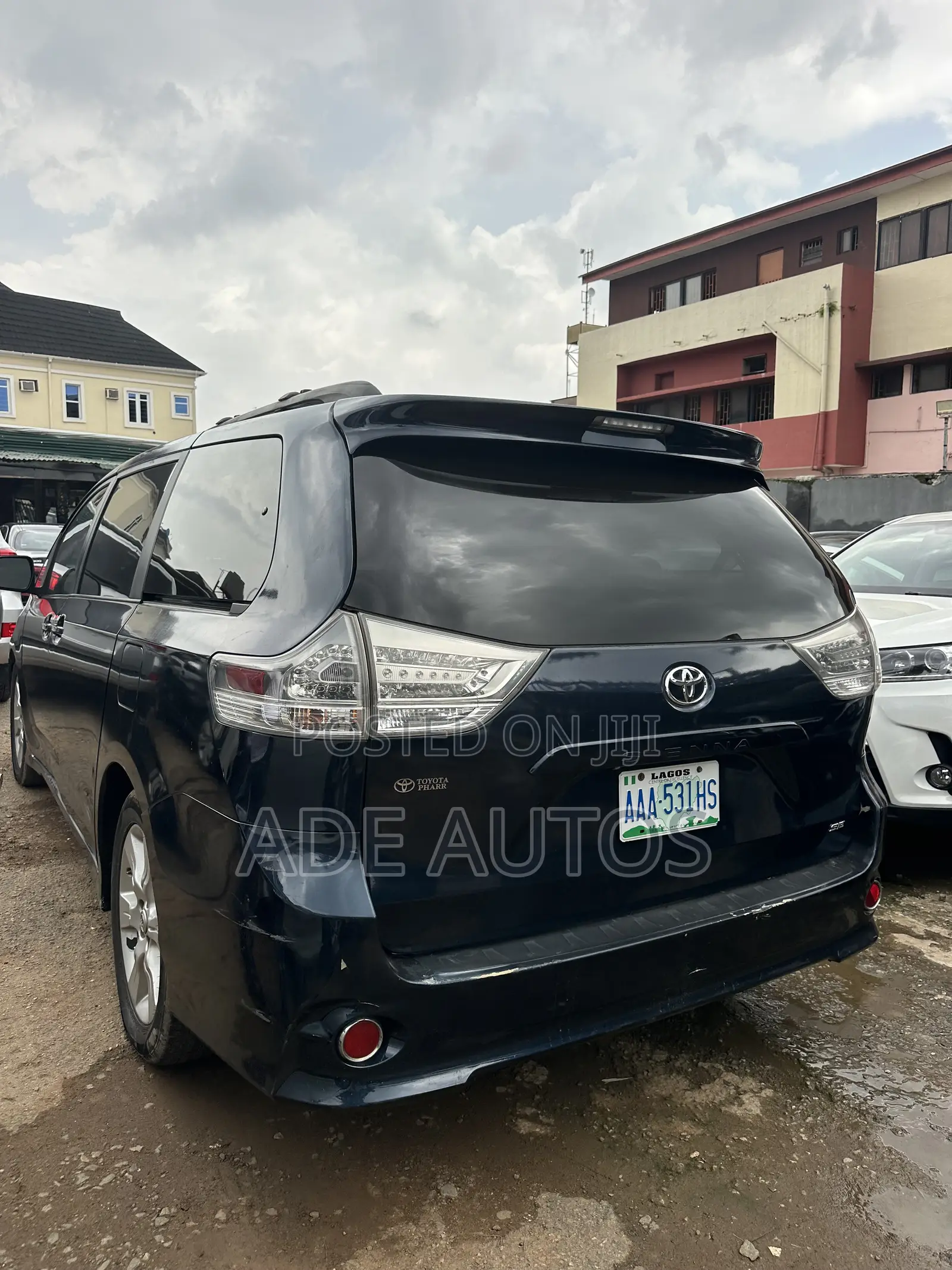 Toyota Sienna SE 8 Passenger 2012 Blue