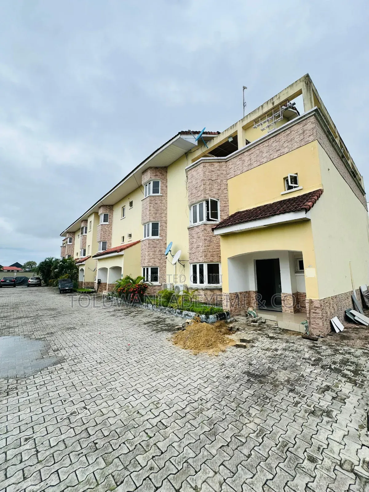 3bdrm Townhouse / Terrace for rent