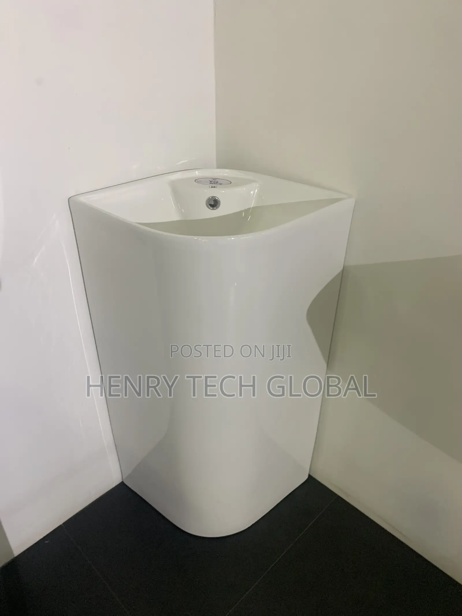 Executive Wash Hand Basin