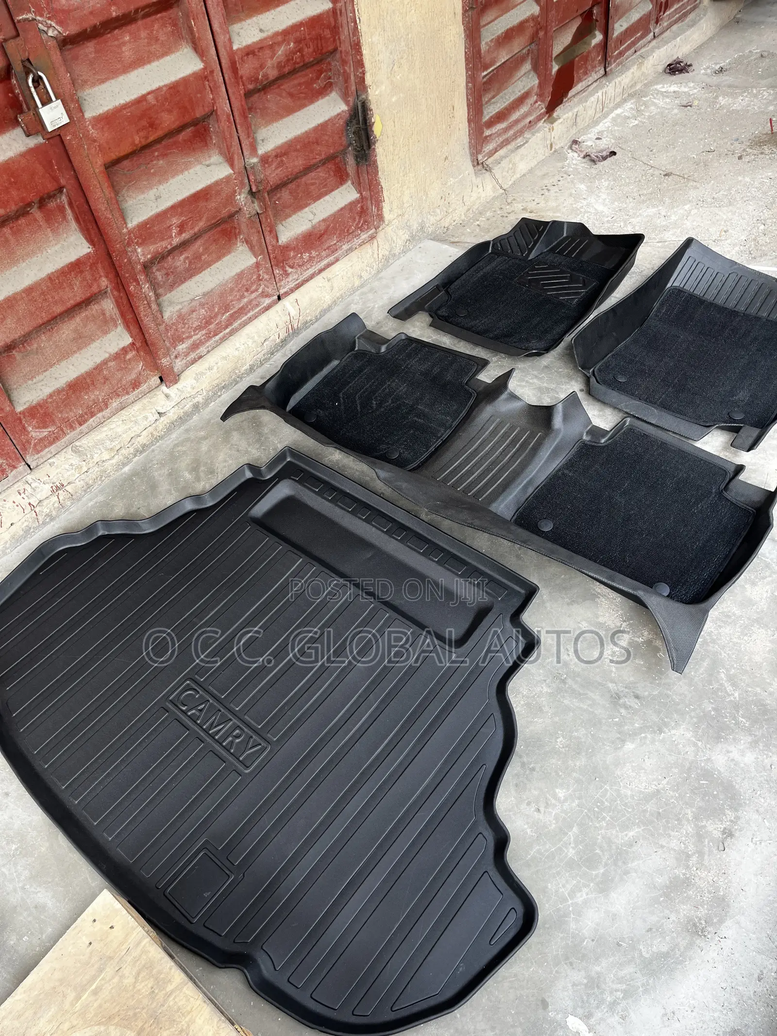 Complete Set of Tpe Floor Matt and Booth Matt for Camry 2012 Model