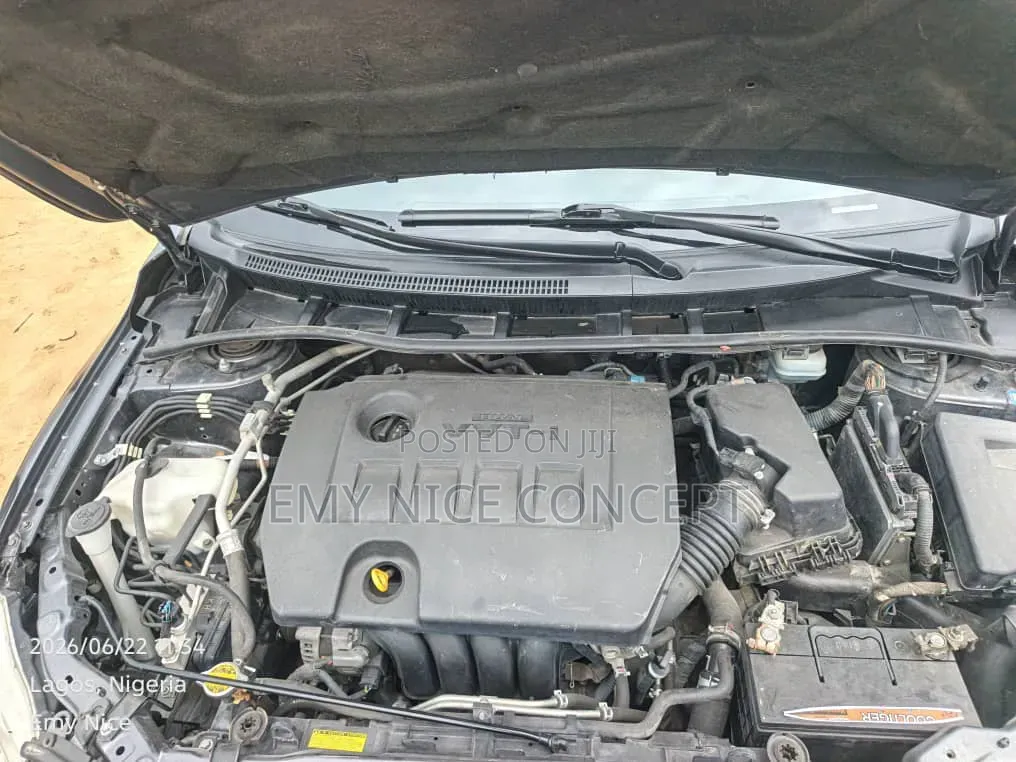 Toyota Corolla LE 4dr Sedan (1.8L 4cyl 4A) 2011 Gray