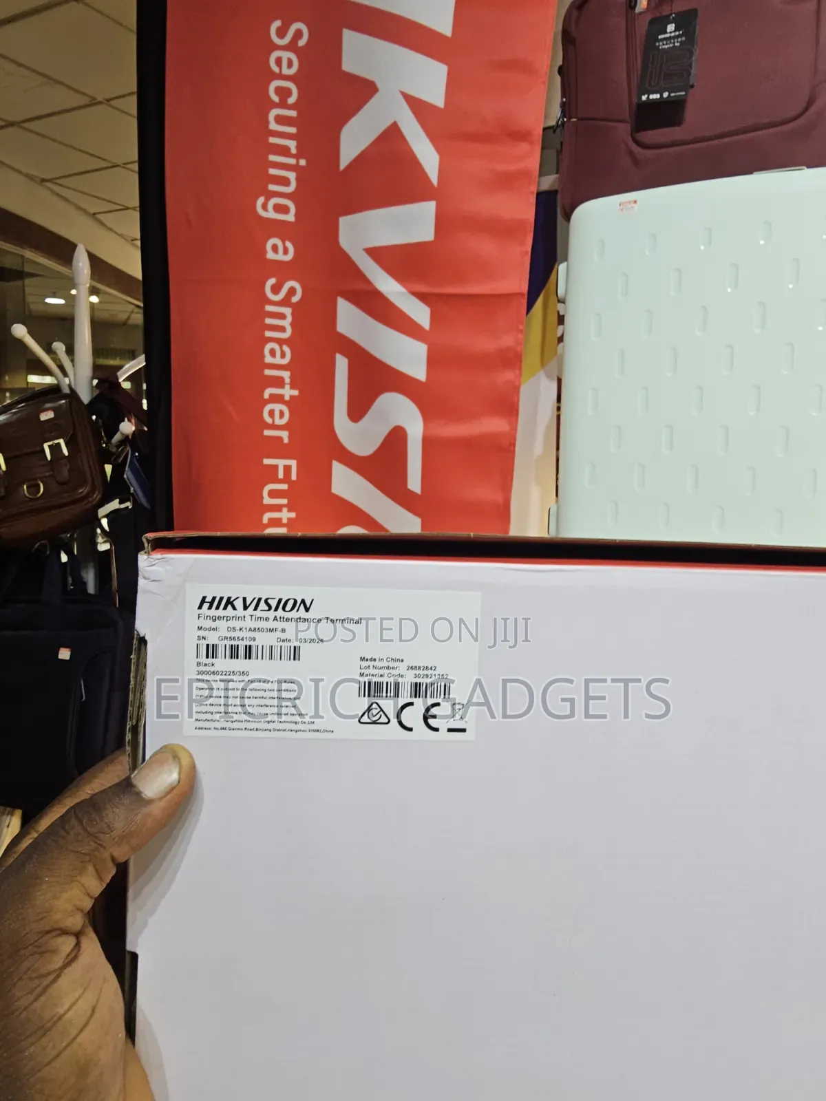 Hikvision Fingerprint Time Attendance Terminal 2.4 Inch