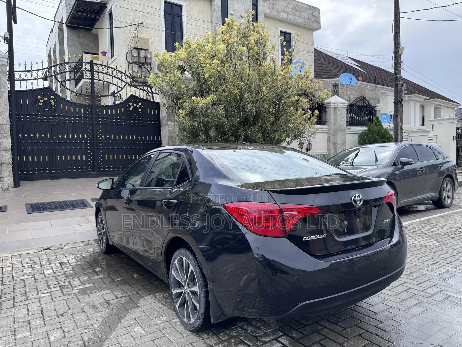 Toyota Corolla XSE 4dr Sedan (1.8L 4cyl CVT) 2017 Black